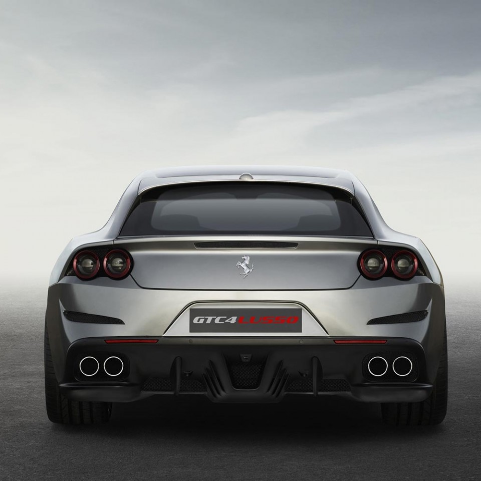 Ferrari-GTC4Lusso-2016-arriere